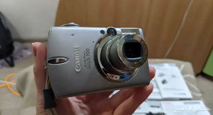 Canon IXUS 700 digital camera 6