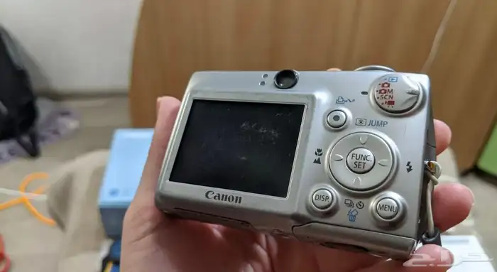 Canon IXUS 700 digital camera 12