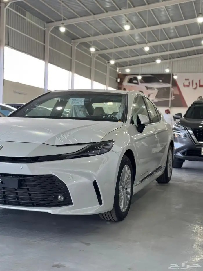 تويوتا كامري 2025 فل كامل سعودي صادر لوحات 2