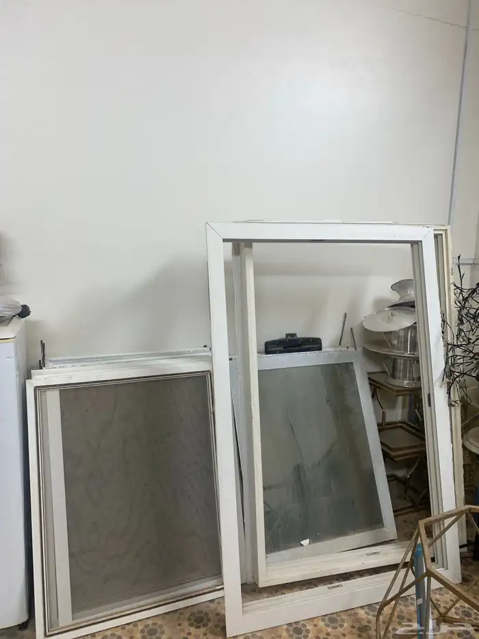 شبابيك عدد7زجاج سكوريت اللون عسلي عاكس ارتفاع93عرض 75 1
