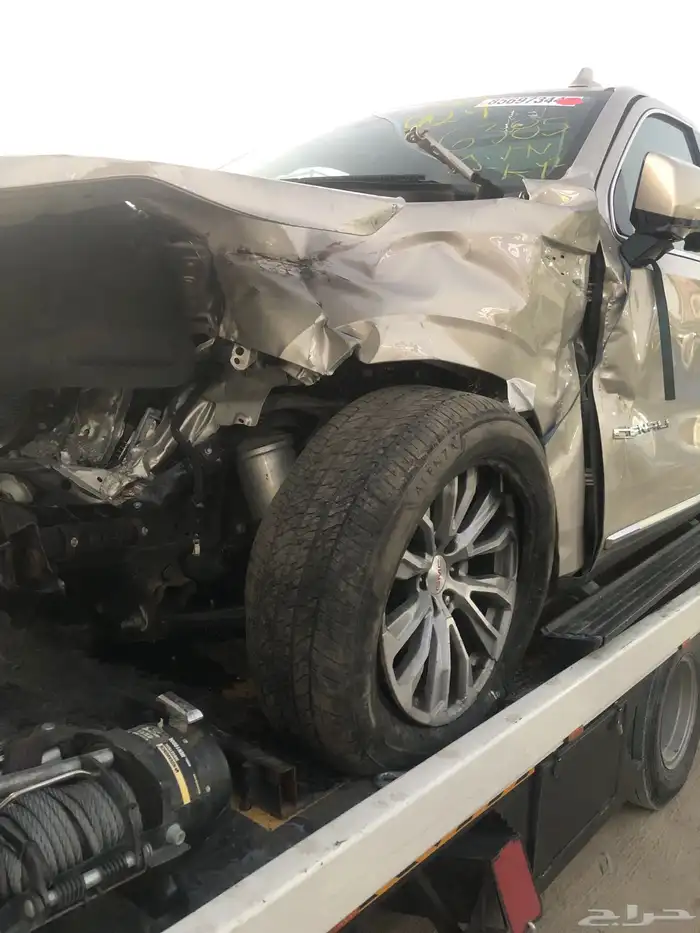 يوكن دينالي موديل 2022 تشليح قطع غيار فقط 1