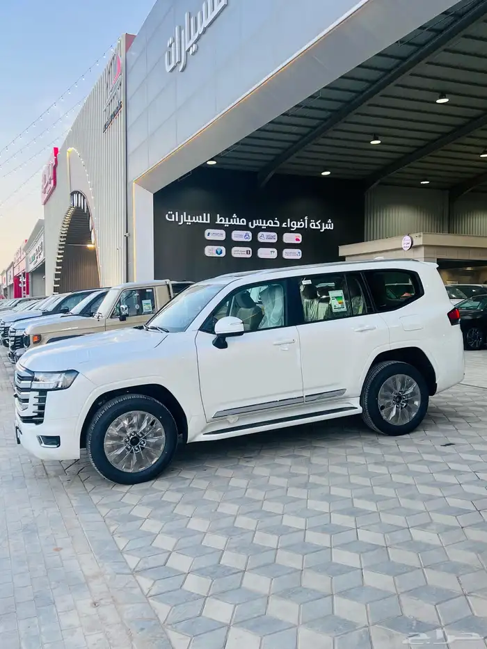 2025 لاندكروزر ديزل GXR L 3 1