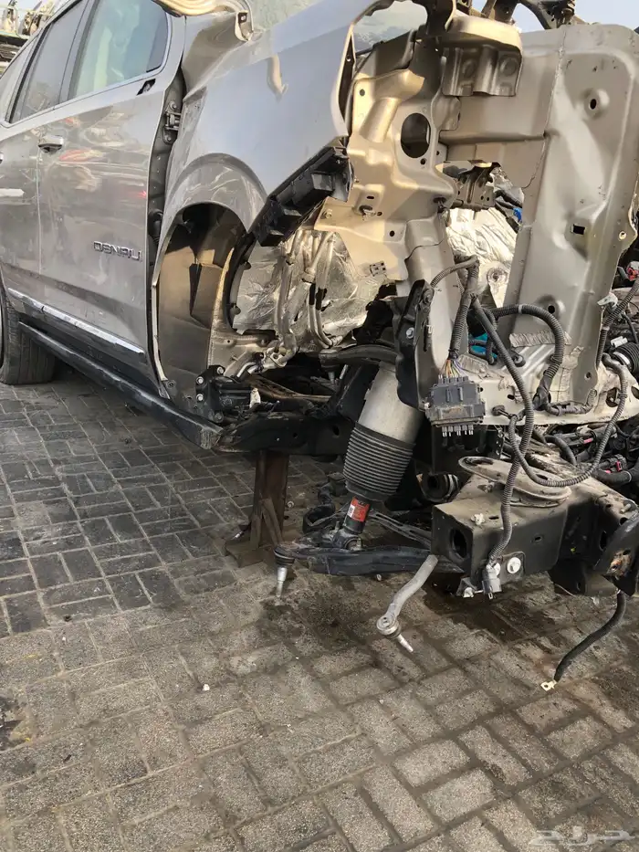 يوكن دينالي موديل 2022 تشليح قطع غيار فقط 4