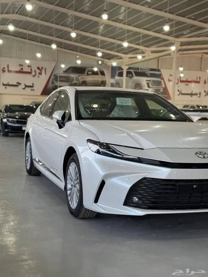 تويوتا كامري 2025 فل كامل سعودي صادر لوحات 0