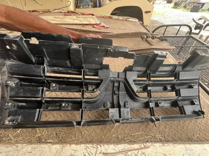 شبك امامي باجيرو 3