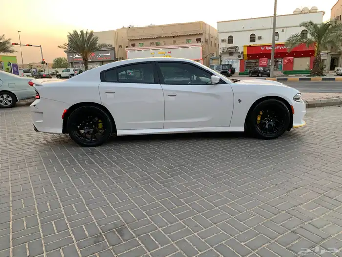 دودج تشارجر 2015 ماشيه 390الف بدي نظيف مافيه رش 4