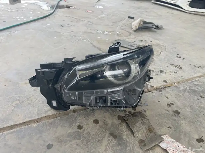 شمعات مازدا 8