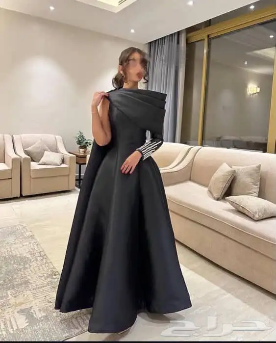 فستان للبيع شبه جديد 1