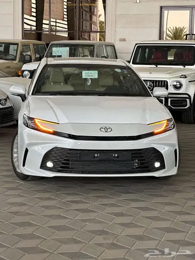 تويوتا كامري فئة LEبنزين فتحه سعودي2025-123.000 1