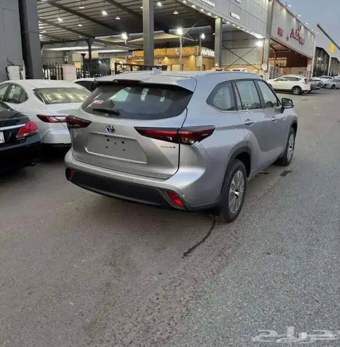 تويوتا هايلندرGLEنصف فل هايبرد موديل2025 3