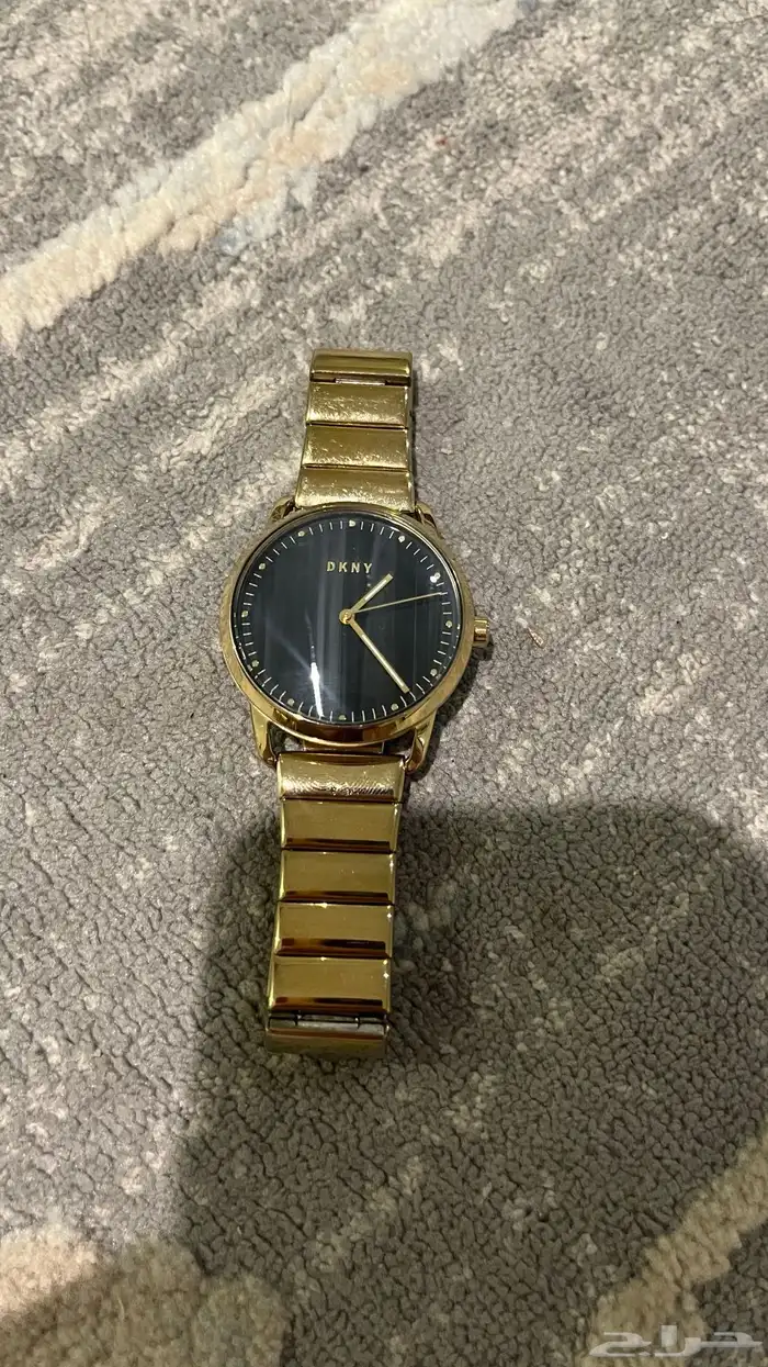 ساعة يد نسائية ماركة دكني 1