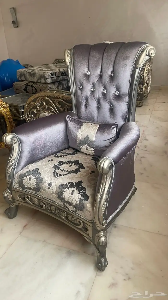 طقم كنب ملكي لمساحات كبيره استعمال جديد 4