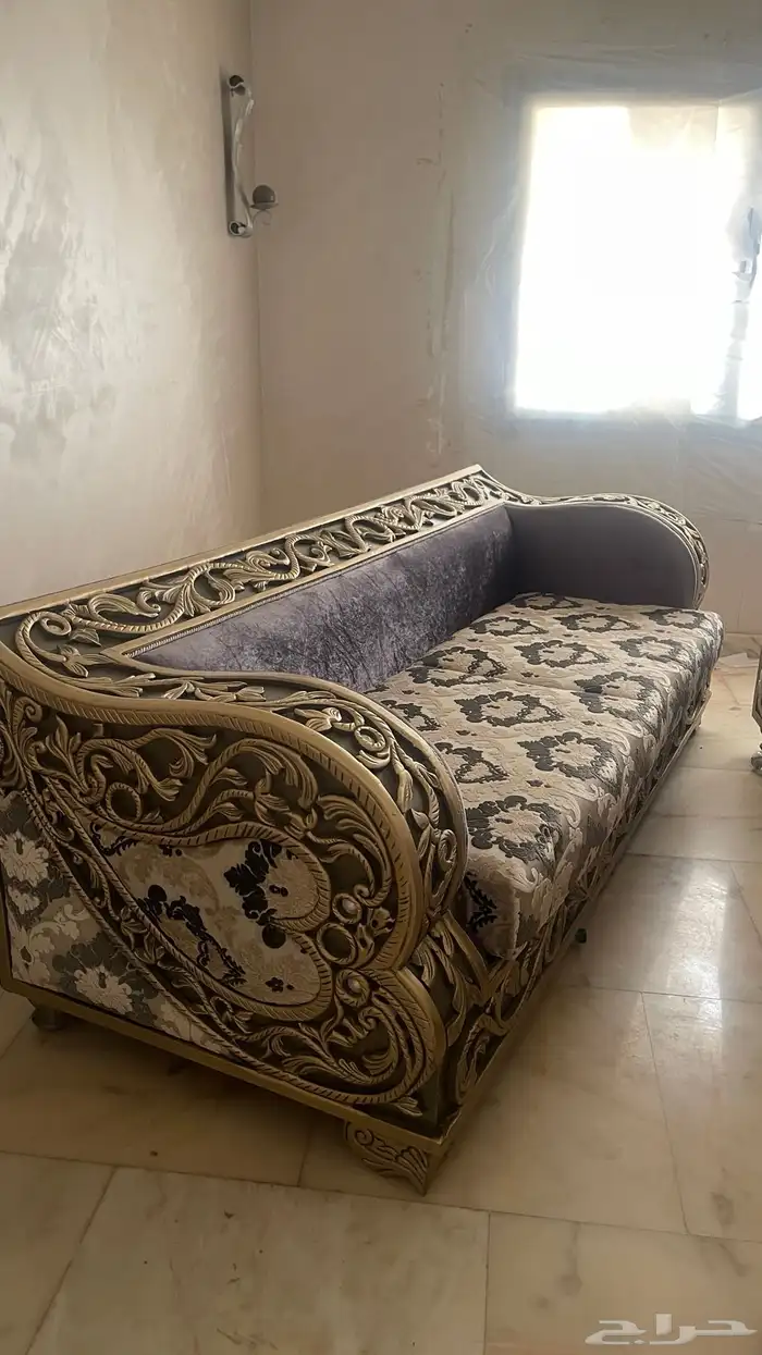 طقم كنب ملكي لمساحات كبيره استعمال جديد 9