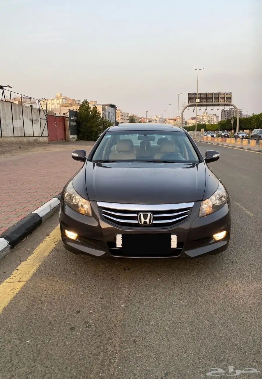 للبيع هوندا اكورد 2012 0