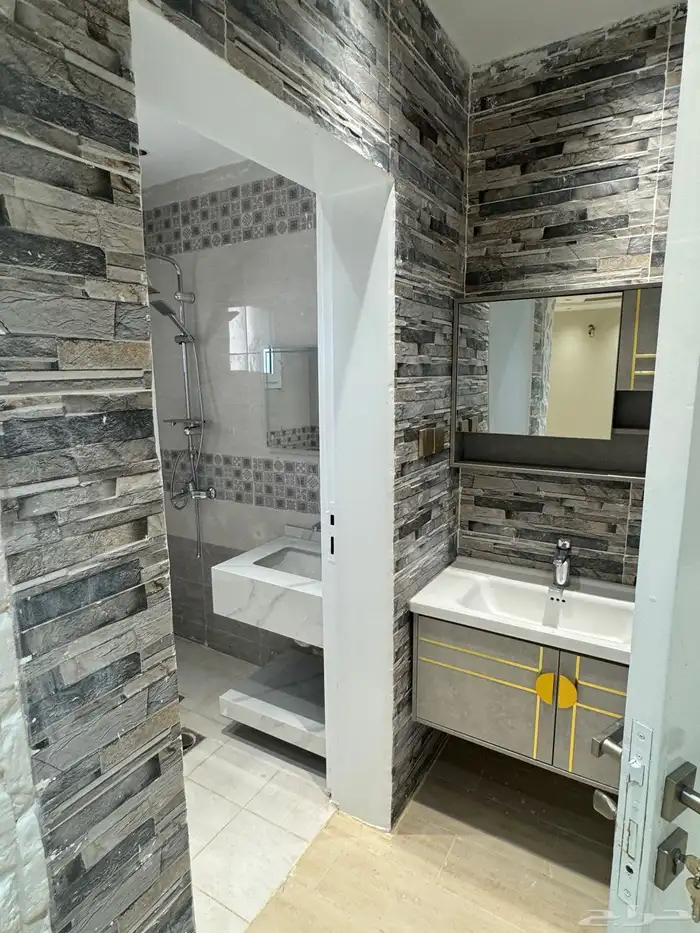 عماره للبيع جديده مخطط 8 دورين وملحق 6 شقق   624 متر 4
