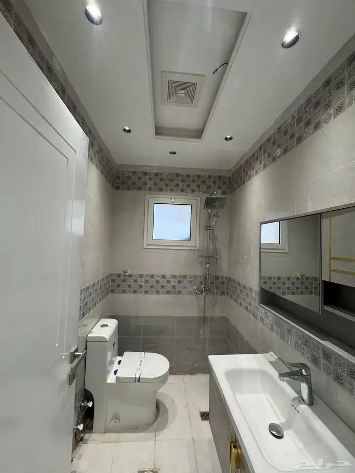 عماره للبيع جديده مخطط 8 دورين وملحق 6 شقق   624 متر 14