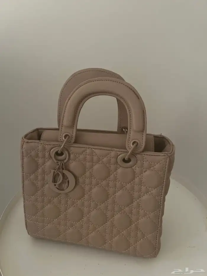 شنطة ديور ب 50 بس 0