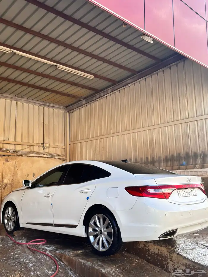 للبيع سيارا أزيرا 2015 2