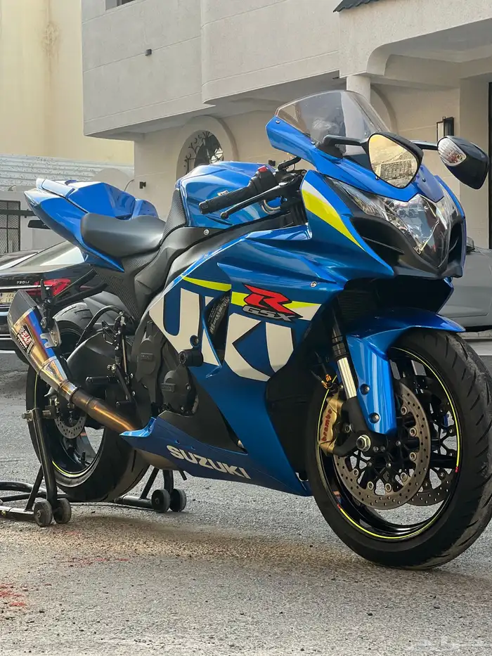 للبيع سوزوكي GSXR1000 موديل 2015 1