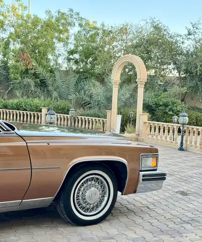 للبيع كادليك فليتوود موديل1979 مخزن index