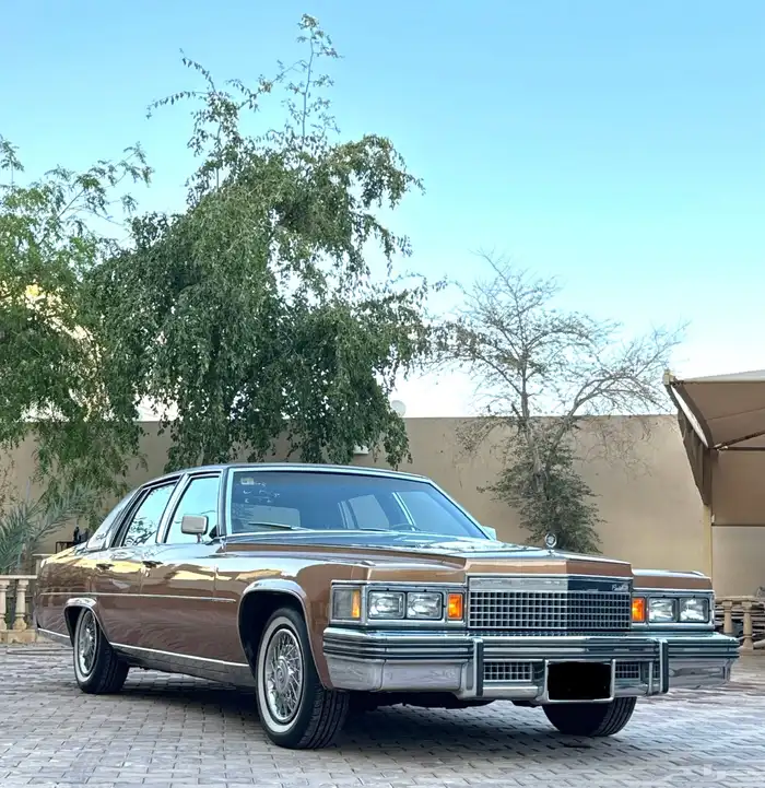 للبيع كادليك فليتوود موديل1979 مخزن 12
