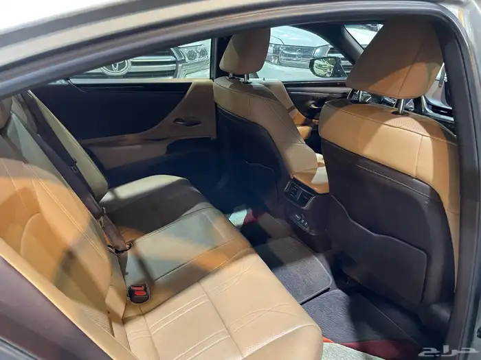 لكزس ES350 2021 9