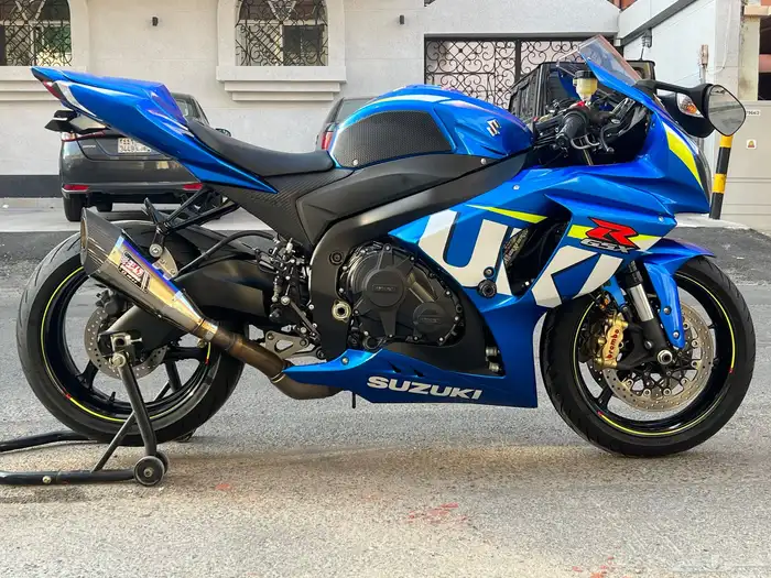 للبيع سوزوكي GSXR1000 موديل 2015 4