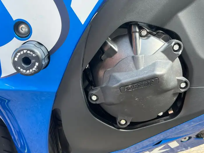 للبيع سوزوكي GSXR1000 موديل 2015 9