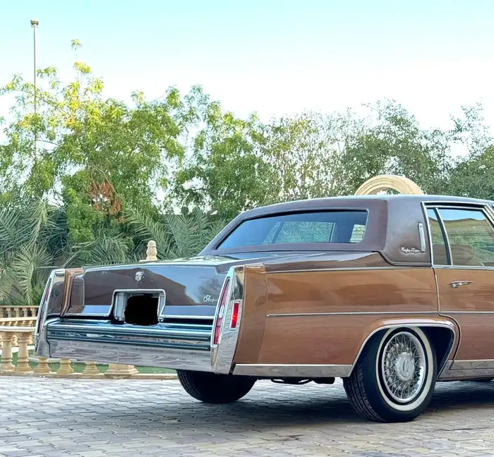 للبيع كادليك فليتوود موديل1979 مخزن 7