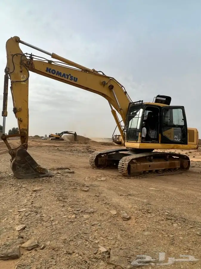 بوكلين كوماتسو للإيجار 4