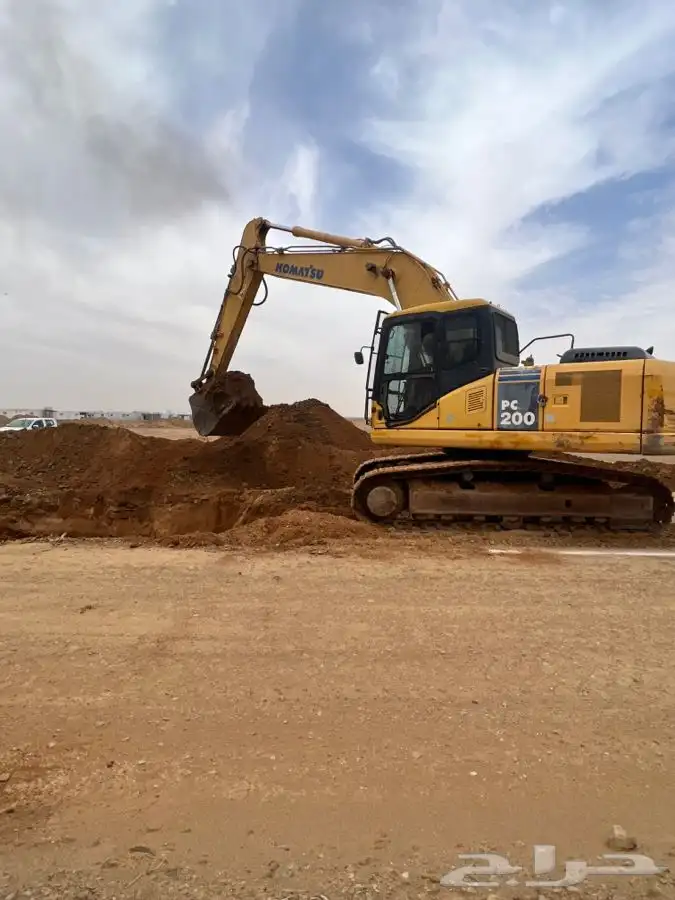 بوكلين كوماتسو للإيجار 3