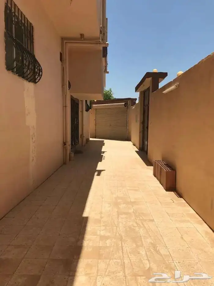 عمارة دور للبيع حي المجاهدين موقع مميز 2