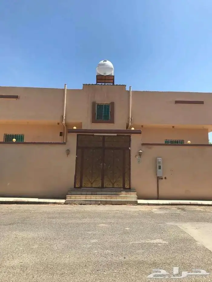 عمارة دور للبيع حي المجاهدين موقع مميز 1