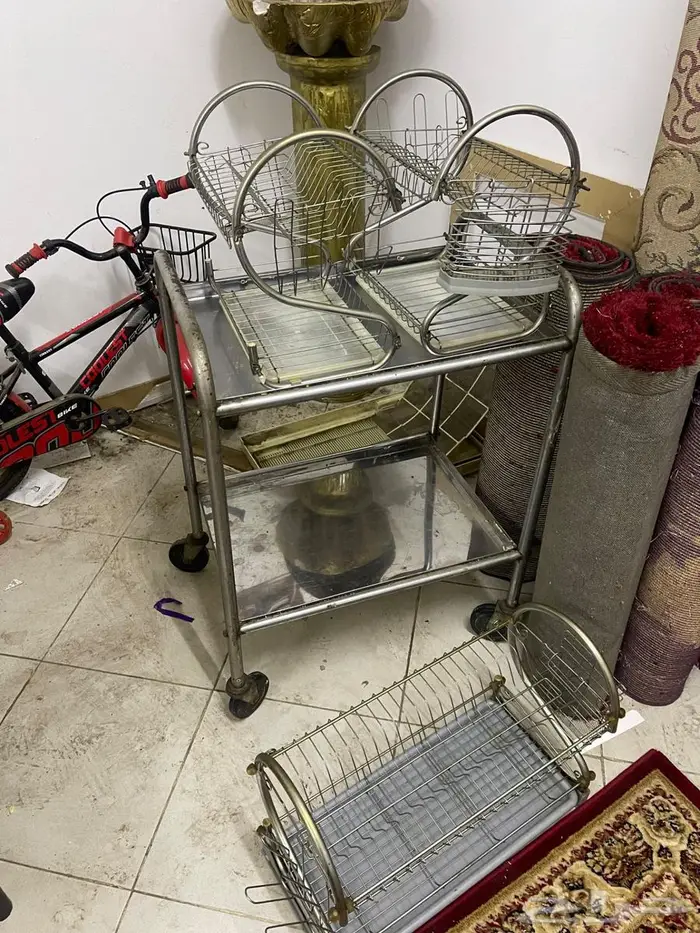 طاولة طعام وارفف اطباق 2