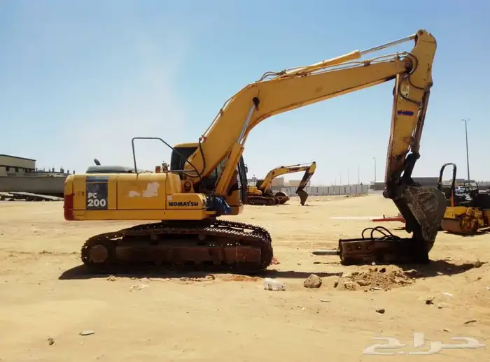 بوكلين كوماتسو للإيجار 2