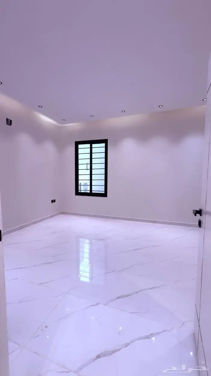 دور علوي للبيع مساحه 330 11