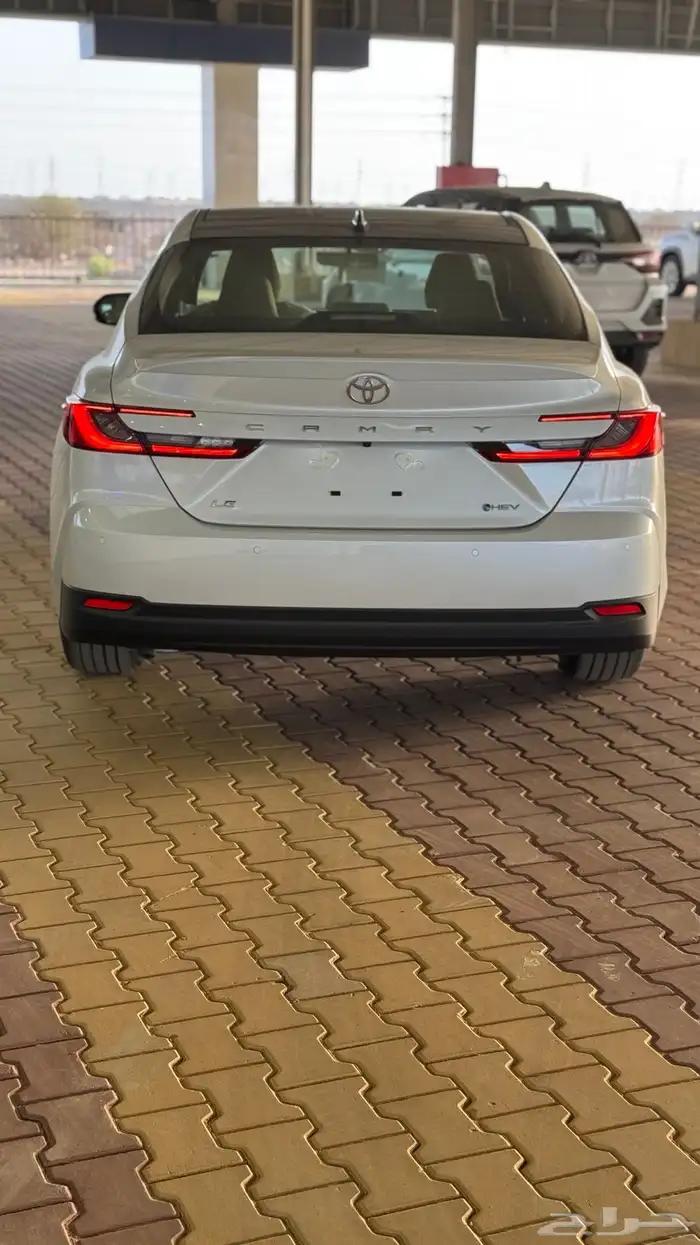 كامري le موديل 2025 هايبرد 7