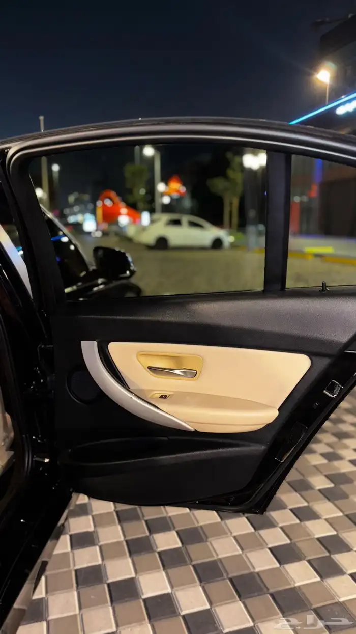 2018 bmw 320i بي ام دبليو 9