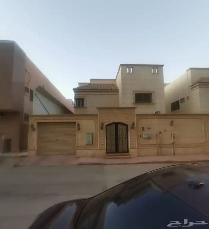 للبيع فيلا حي المروج 0