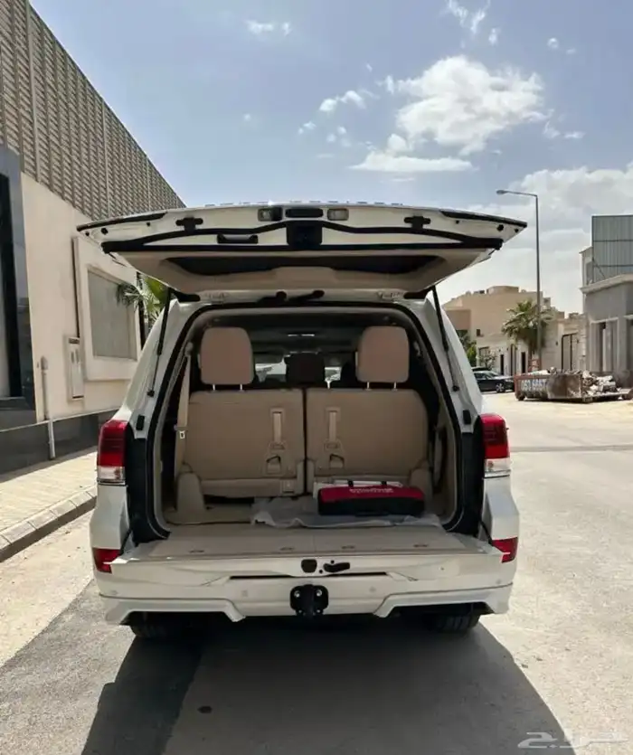 لاندكروزر2021 24
