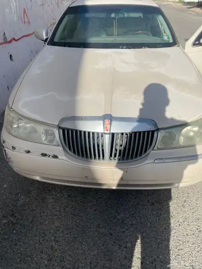 قطع غيار لينكون تاون كار 2001 0