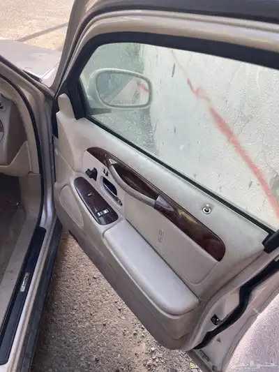 قطع غيار لينكون تاون كار 2001 13