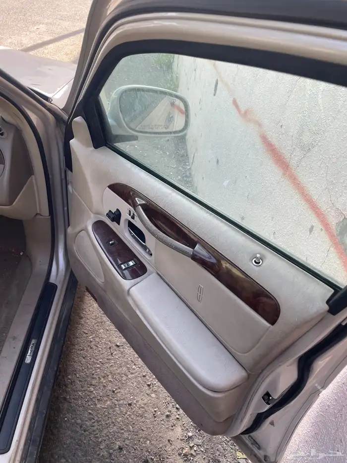 قطع غيار لينكون تاون كار 2001 13