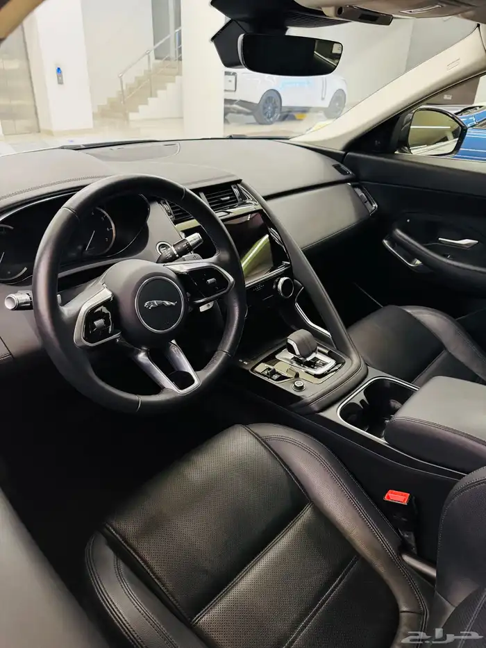 جاكوار E-Pace 2021 3