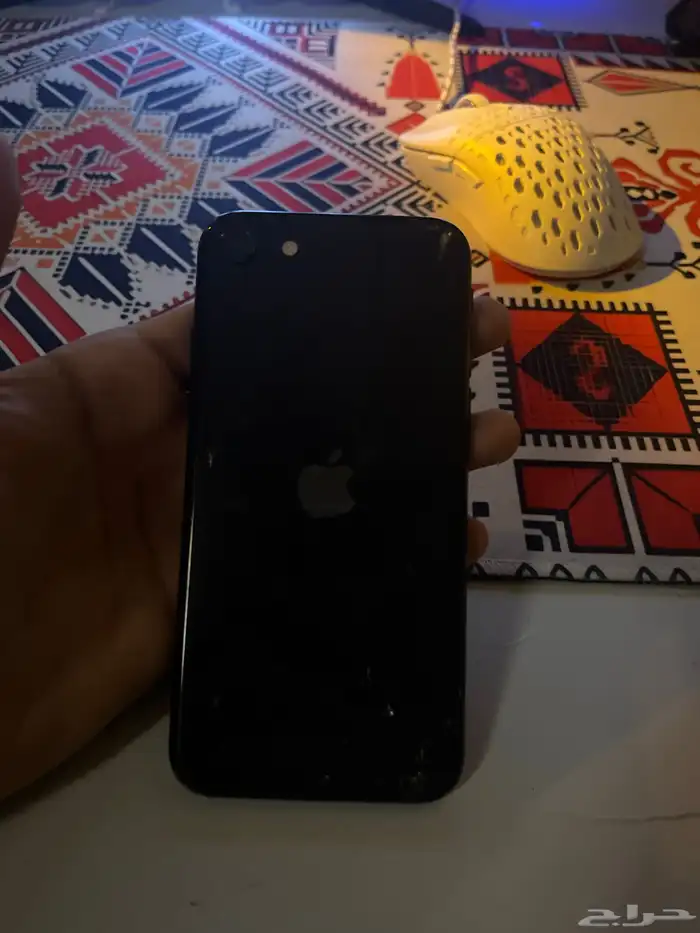 ايفون se 1
