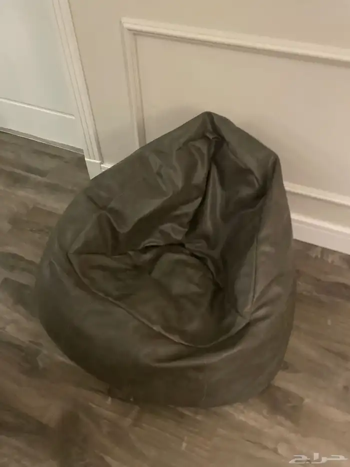 بين باق كرسي مريح جدا 0