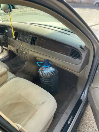 قطع غيار لينكون تاون كار 2001 14