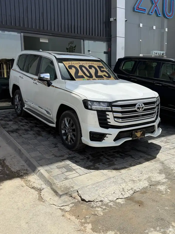 الاندكروزر للايجار مكتب تأجير سيارات 0