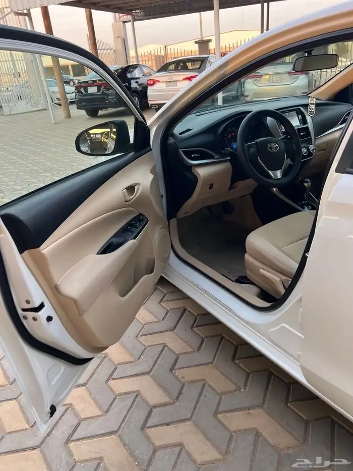 للبيع يارس موديل 2020 ابيض 7
