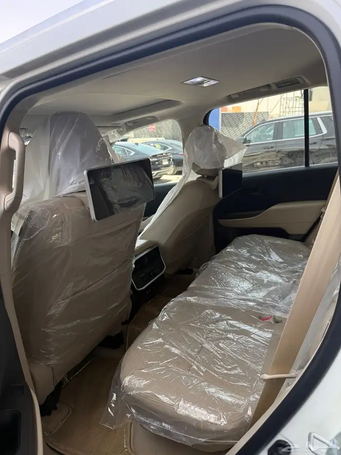 الاندكروزر للايجار مكتب تأجير سيارات 5